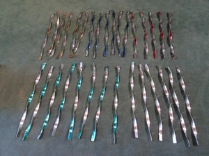 31 ADORNOS CARÁMBANOS RETORCIDOS DE ALUMINIO MULTICOLOR VINTAGE, 5,5" L, TONOS JOYA - Imagen 1 de 7