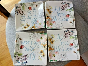 Set of 4 Porcelain 222 Fifth Multi-color Floral CORALINE Appetizer 5 1/4" Plates - Picture 1 of 10