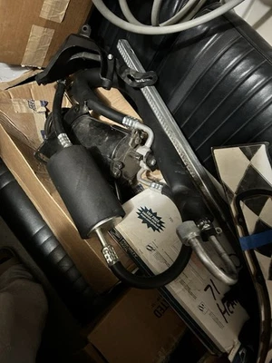 Unidad de aire acondicionado de fábrica para un Oldsmobile Cutlass años 70 Foto 1 de 4