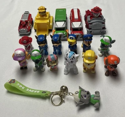 LOTE 12 figuras Paw Patrol, 5 vehículos, llavero Rocky Brave Dog, Rory incluido Foto 1 de 4