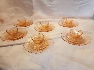 Jeannette Rosa Depresión Vidrio Sierra Molinete Años 1930 Tea Party Set HERMOSO - Imagen 1 de 12