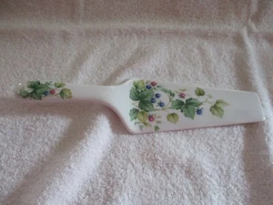 Andrea By SADAK Vintage Porcelain Cake/Pie Server - Berries w/Greenery Pattern - Picture 1 of 5