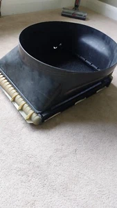Volvo 240 Radiator With Shroud - Picture 1 of 4