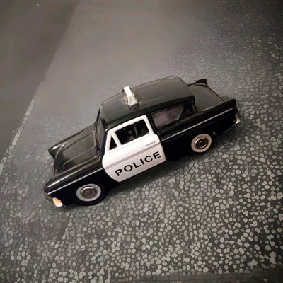 Coche Ford Anglia Police Die Cast Area Panda escala 1/32  Foto 1 de 3