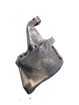 Volkswagen PASSAT B4 1997 Diesel 55kW Engine mounting bracket 028145523B Foto 1 de 4