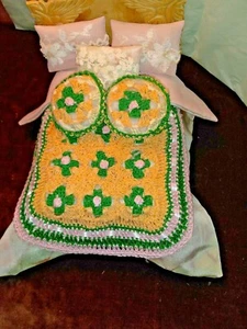 Comforter Set and Matching Crochet Throw, Cushions 1:12 Scale Dollhouses Bed. - Picture 1 of 6