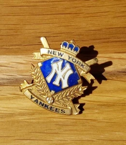 Pin's MLB BASEBALL NEW YORK YANKEES 1990 By Peter David Inc - Imagen 1 de 5
