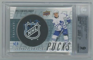 2016-17 UD Trilogy Signature Pucks Shield Rookie William Nylander 3/3 Beckett 9 - Photo 1 sur 3