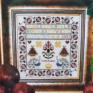 Hillside Samplings Granatapfel Sampler Motive Pfau Alphabet Kreuzstich Vintage - Bild 1 von 5