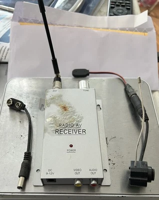 RECEPTOR RADIO AV 9v Con Antena Y Plugin Cámara Para Batería 9v Funciona Foto 1 de 3
