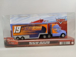 Disney Pixar Cars Bobby Swift's Hauler #19 New 2021 Red Card Metal Series - Bild 1 von 9