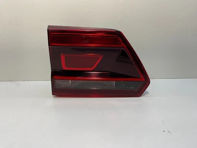 OEM | 2018-2020 Volkswagen Atlas Inner Halogen Tail Light (Left,Driver) - Изображение 1 из 4