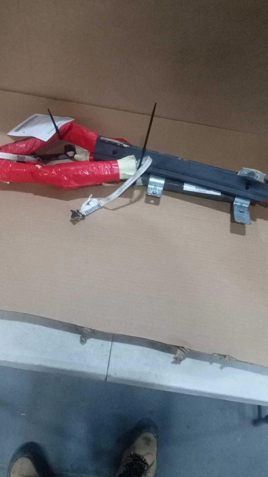 2013 Chrysler 200 Curtain Air Bag Right Black OEM 242577 165K Miles - Imagem 1 de 4