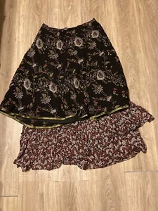 A lot of 2 mid length, size Med skirts (India Women’s Apparel) - Picture 1 of 6