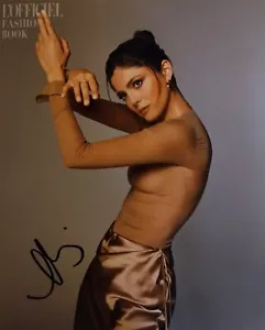 Monica Barbaro - eine komplette Unbekannte - signiert 8x10 - Bild 1 von 1