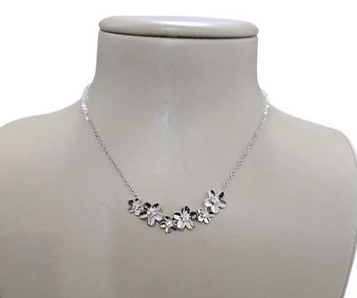 Collar corto Vera Bradley para mujer pétalos flor cristal plateado nuevo con etiquetas Foto 1 de 4