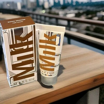 Maquiagem de leite bronzeador biônico líquido invencível beijado pelo sol novo autêntico  - Imagem 1 de 4