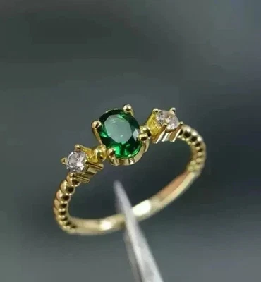 Женское помолвочное кольцо 1,60 карата с имитацией изумруда овальной огранки покрытие желтым золотом 14 карат - Изображение 1 из 4