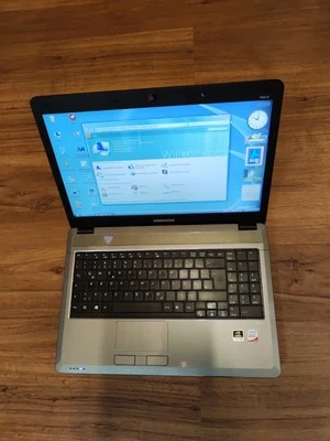 MedionP6618 Notebook  Intel Duo 2.2GHz  4GB RAM 500GB WiFi DVD Windows Vista - Bild 1 von 4