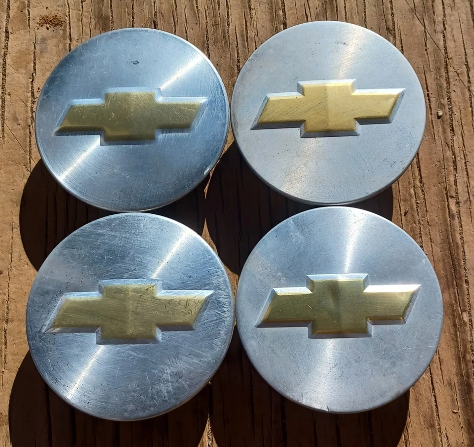 Juego de 4 tapas centrales Chevy Colorado Traverse Equinox, 2007-2021 parte # 9595010 A1 Foto 1 de 3