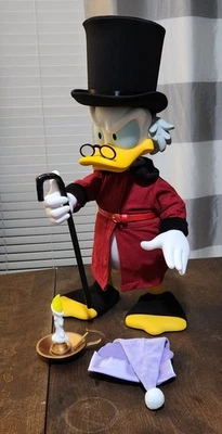 SUPER7 DISNEY SUPERSIZE TIO PATINHAS 16" BONECO DE VINIL MICKEY'S CHRISTMAS CAROL - Imagem 1 de 4