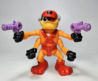 HASBRO 1990 BUCKY O' HARE IN TOAD WARS DEAD EYE DUCK ACTION FIGURE w/ 2 GUNS - Image 1 of 4