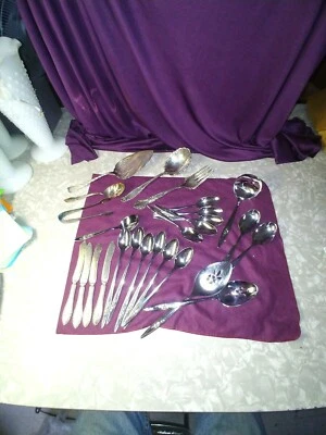 CUBIERTOS ANTIGUOS CHAPADOS EN PLATA Y ONEIDA DURADEROS ROSA PATRÓN ONEIDA Foto 1 de 4