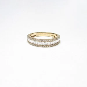 Estate 18K Yellow Gold Baguette And Brilliant Cut Diamond Band Ring 0.69 Cts - Picture 1 of 5