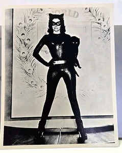 Foto de colección Julie Newmar Catwoman 8x10 en blanco y negro años 60 Batman serie de televisión impresión - Imagen 1 de 9