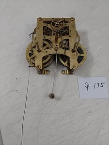NEW HAVEN SCHOOLHOUSE REGULATOR WALL CLOCK MOVEMENT - Picture 1 of 4