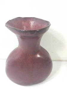 Florero vintage de cerámica púrpura de mediados de los años 50 hecho a mano - Imagen 1 de 12