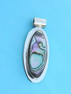 Ladies Natural Oval Abalone Shell Pendant In A 925 Sterling Silver Setting - Picture 1 of 3