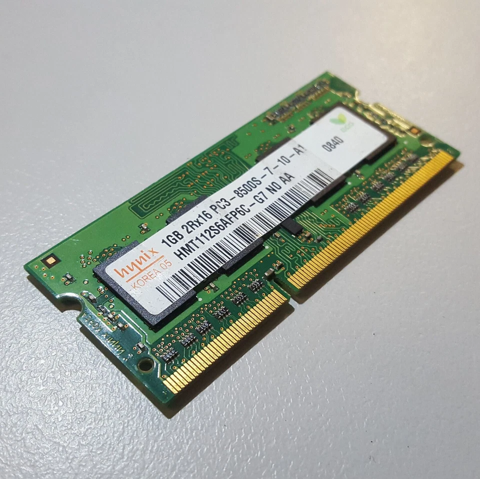 Hynix 1GB DDR3 RAM PC3-8500 1066Mhz non-ECC Unbuffered SoDimm HMT112S6AFP6C-G7 - Image 1 of 2