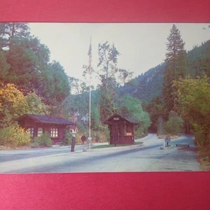 California Postcard - Entrance Gate & Ranger Station Yosemite National Park - Picture 1 of 3