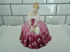 Royal Doulton Figurine HN 2471 VICTORIA 1972 Peggy Davis Used - Afbeelding 1 van 20