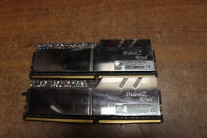 G.SKILL Trident Z Royal Series 32GB (2 x 16GB) RAM DDR4 4000 F4-4000C18D-32GTRS - Picture 1 of 3