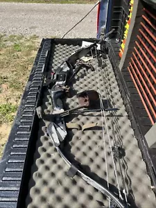 PSE Fire Flite Express Compound Bow W/ 13 Arrows Field Points Kwickee Kwiver - Picture 1 of 4