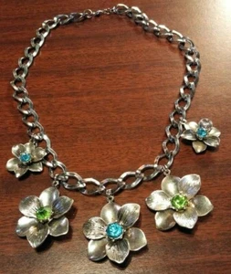 Collar De Colección Tono Plata Flores Estrás Centros Eslabones Grandes Cadena Precioso Ex - Imagen 1 de 3