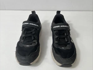 Zapatillas Under Armour Assert 10 para correr talla 12,5K negras/blancas para niños pequeños - Imagen 1 de 7