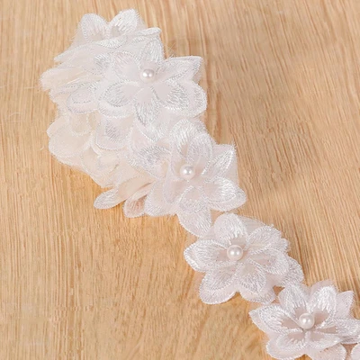 Cinta de recorte de flores de organza de 2 yardas con borde de encaje, cuentas de perlas 3D encaje de flores Tr Foto 1 de 4