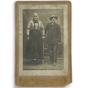 Tarjeta de gabinete de fotos antiguo inusual de pareja italiana - Imagen 1 de 1
