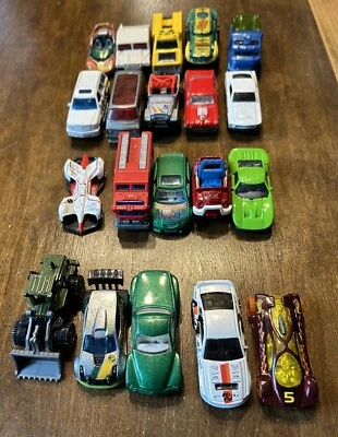 Hotwheels Matchbox 20 Piece Diecast Car Lot 1:64 - Image 1 of 4