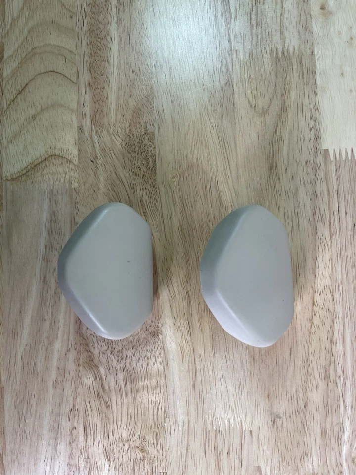 Tapa de perno guía del cinturón de seguridad Volkswagen Jetta 1999-2005 OEM 1J0-857-731 Foto 1 de 4