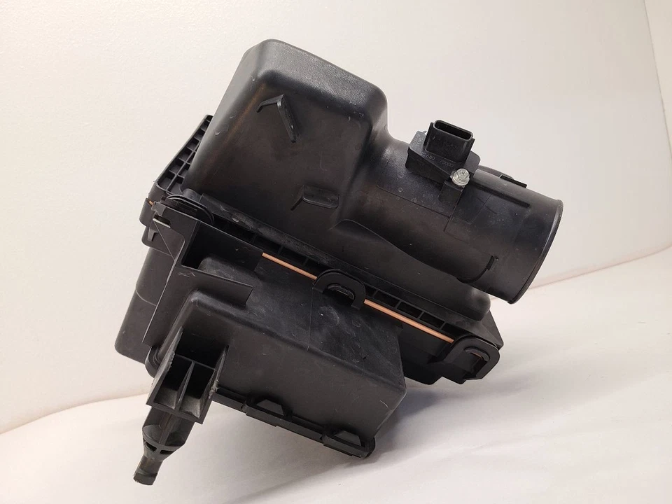  2012 2013 2014 2015 2016 2017 NISSAN QUEST Air Cleaner 3.5L 6 Cylinder  - Image 1 of 4