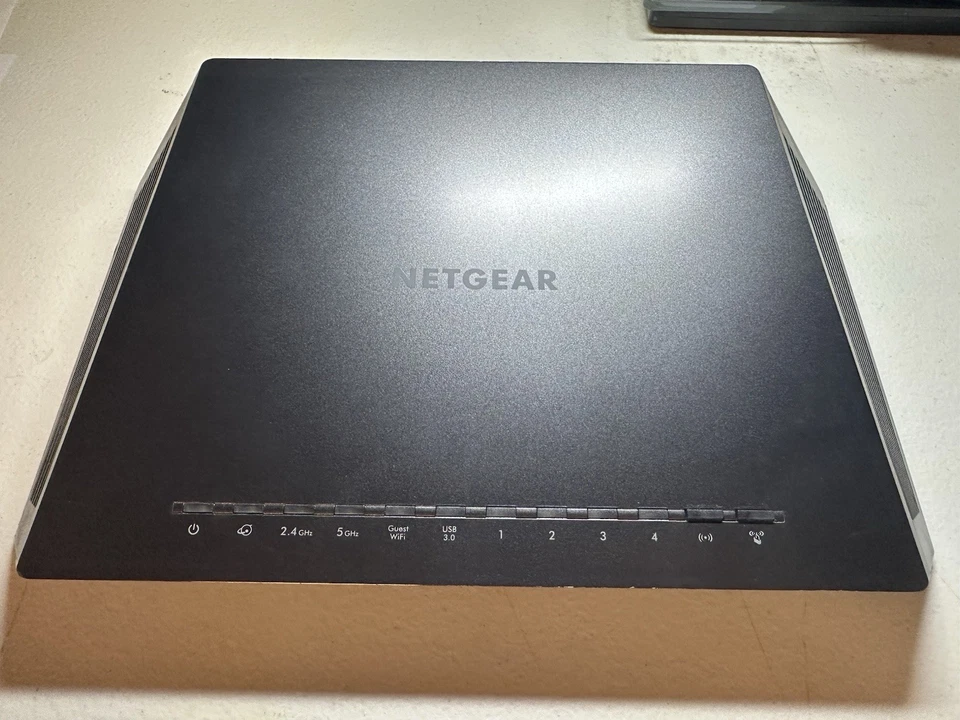 NETGEAR R6900P Nighthawk AC1900 Smart WiFi Router 802.11A/B/G/N/AC - Image 1 of 3