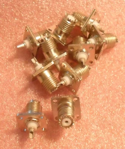 MINI UHF Flanged Bulkhead Jack - NEW Amphenol 81-118-1001 - Picture 1 of 1