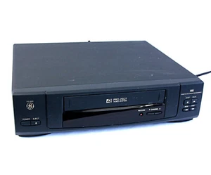 Vintage GE VCR VHS Player 4 Head Video Cassette Recorder System VG4053 1990s - Picture 1 of 9