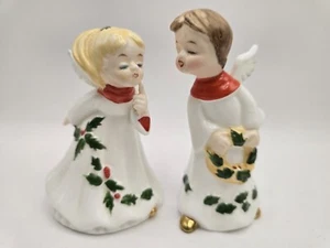 Enesco Kissing Angels Holly Wreath 4.25" Vintage Christmas Set of 2 Boy Girl - Picture 1 of 9