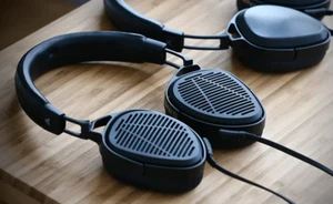 Audeze SINE Over Ear Closed Back Planar Magnetic Headphone Confirmed Warranty - Picture 1 of 15