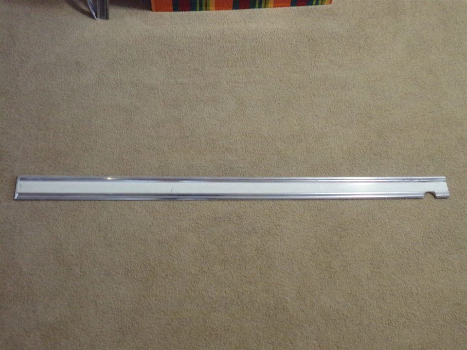 64 Plymouth Fury 1964 2d HT RH moldura de puerta OEM dos puertas techo rígido pasajero Foto 1 de 4